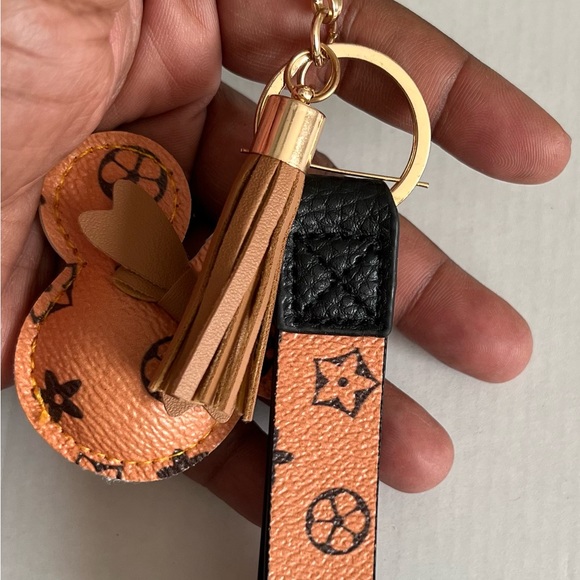 NWOT Minnie Mouse Inspired Leather Keychain Wristlet - Picture 5 of 5